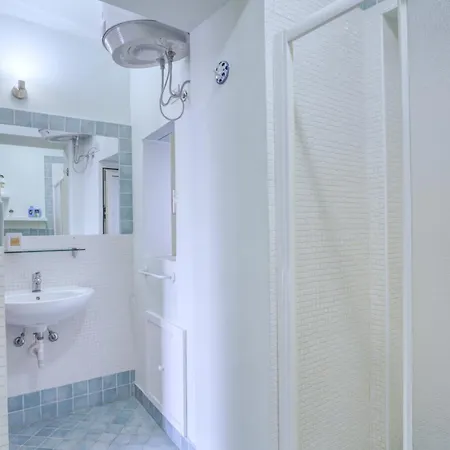 Appartement Porto Salvo - By Vacation Service *